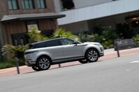 システム出力309PSを誇る「P300e」。0-100km/h加速のタイムは6.4秒、最高速は213km/hと公表されている。