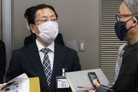 プレゼンテーション後、会場にて筆者の質問に答える宮本氏。その話は「Nシリーズ」が誕生する以前のホンダの軽戦略にまでさかのぼった。