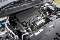 パワートレインの種類は1.2リッターガソリンターボエンジンと1.5リッターディーゼルターボエンジン、1.6リッターガソリンターボエンジンにモーターを組み合わせたプラグインハイブリッドの3種類。試乗車の1.2リッターガソリンターボエンジンは130PSの最高出力と230N・mの最大トルクを発生する。
