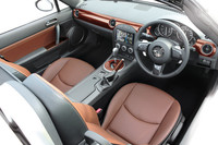 「ミツオカ・ヒミコ ARDOR本革パッケージ」のインテリア。