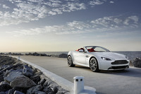 「アストン・マーティンV8ヴァンテージ ロードスター」