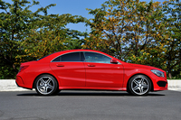 ボディーサイズは「Cクラス」とほぼ同じ。「Aクラス」比では全長が330mm長く、全高が10mm高い。