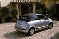 写真をクリックするとルーフ開閉作業が見られます（738Kバイト）