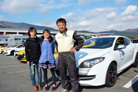 「このイベントに参加するのは3回目かな。エントリーフィーが安いんだ」という宇都宮からきた鈴木はじめさん家族。家族一緒にサーキットにやってくることが多いという。