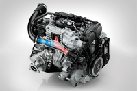 ターボとスーパーチャージャー、2種類の過給機が搭載される「T6」ガソリンエンジン。