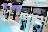 【写真2】ルノーは、EV用に4種類の充電装置を提案した。