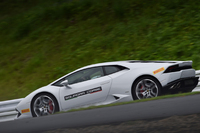 車重は1422kg（乾燥重量）で、パワーウェイトレシオは2.33kg/ps。重量配分はフロント42％、リア58％。