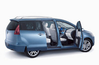 
	「MXフレクサ」。小型ミニバンは、「フォルクスワーゲン・ゴルフ トゥーラン」や「シトロエン・クサラ ピカソ」「オペル・メリーバ」など、欧州での需要が高まりつつある。
	 