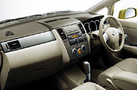 【Movie】日産のコンパクトハッチ「ティーダ」デビューの画像