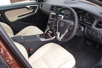 インテリアの様子。基本的なデザインは「V60」と変わらない。