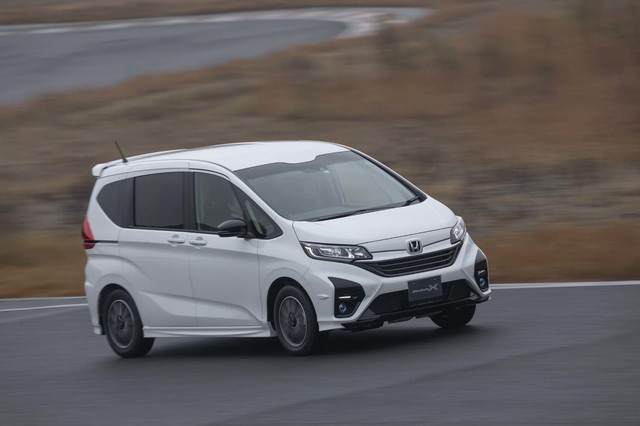 第635回 タウンスピードでも味わえるエアロダイナミクス モデューロx 自慢の 実効空力 を試す エディターから一言 Webcg