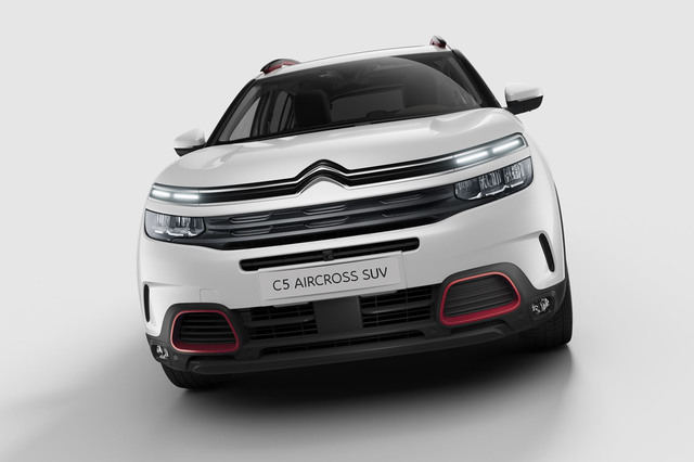シトロエンC5エアクロスSUV」の一部改良モデル登場 全グレードでLED