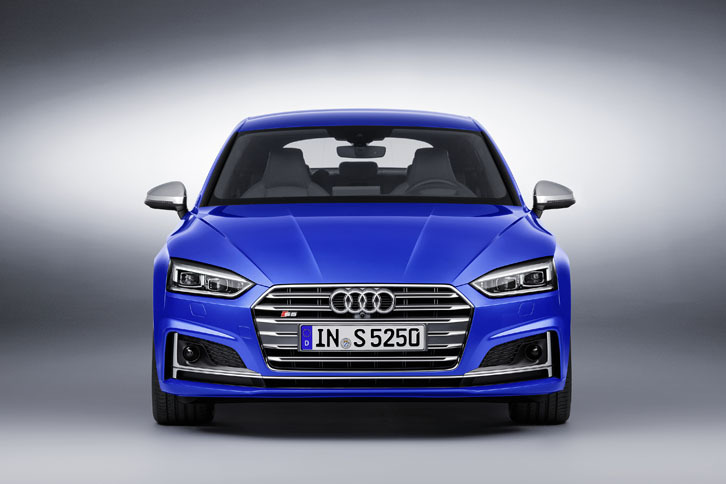 アウディS5スポーツバック