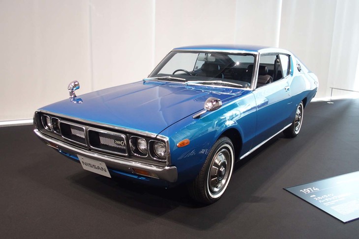 1974年の「スカイライン ハードトップ2000GT」（KGC10）。“ケンメリ”の愛称で親しまれたシリーズだ。