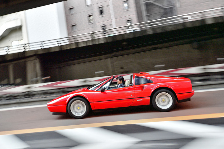 走行距離を伸ばしたくないという理由からめったに動かさないが、今回はダイソンの威力を試すため、特別に出撃した。首都高だけど。