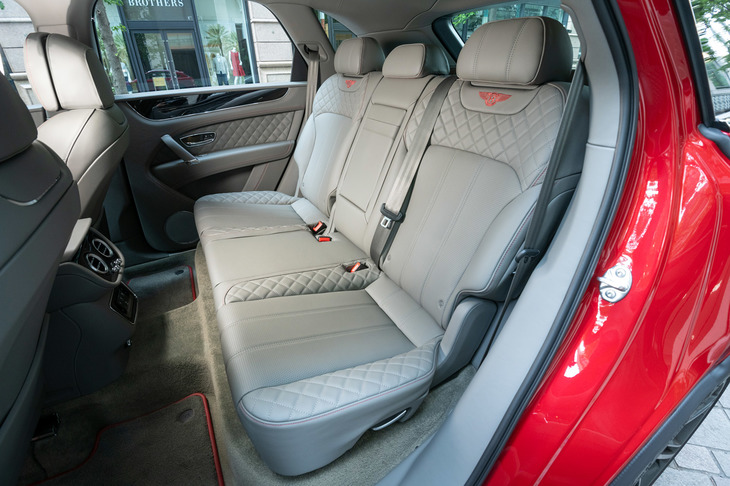 今回の試乗車は5シート仕様。このほか、後席が独立2座となる4シート仕様もオプション設定される。