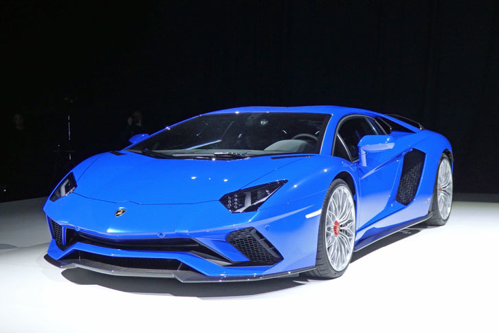 「ランボルギーニ・アヴェンタドールS」