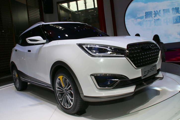 「衆泰T300コンセプト」。コンパクトクロスオーバーのスタディーモデル。一部報道によると、衆泰はロシアに工場を建設する機会をうかがっている。