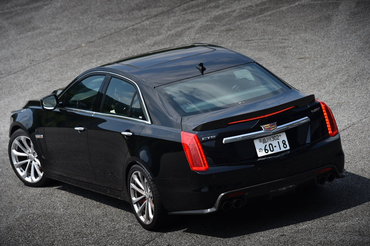 ボディーカラーは全6色。テスト車には「ステラ―ブラックメタリック」が採用されていた。