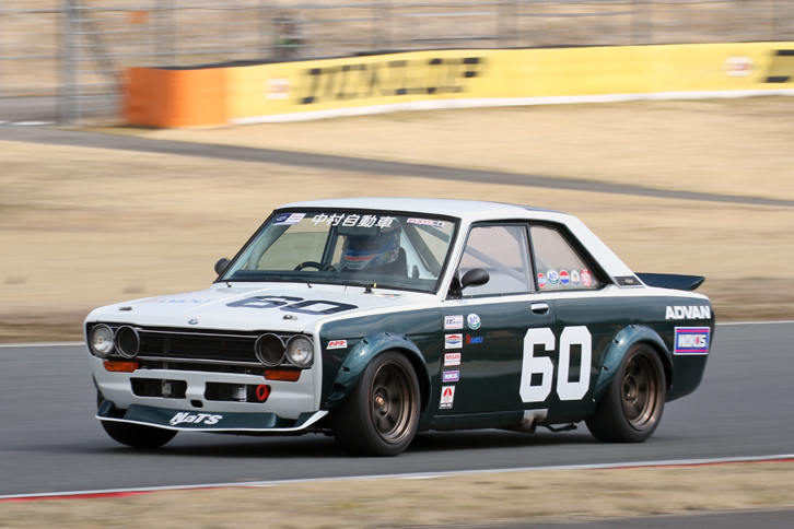 模擬レースで優勝した「Nats 中村自動車ブルーバード」。ベースは1971年「ダットサン・ブルーバード クーペ1800SSS」である。