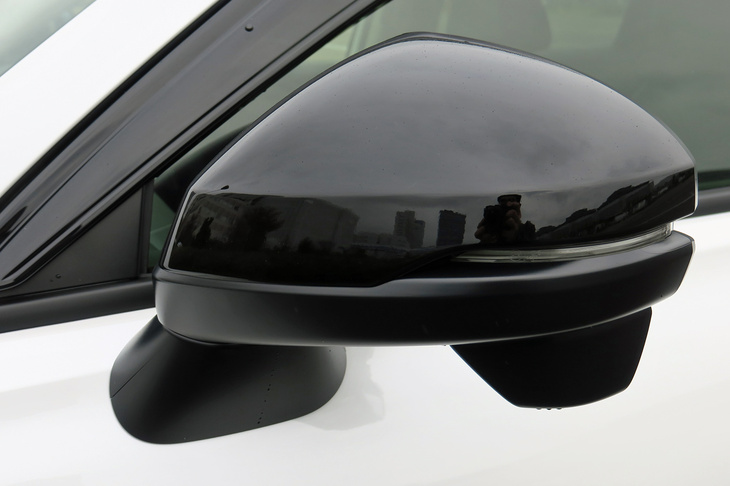 ホンダZR-V e:HEV X ホンダアクセス用品装着車（ドアミラーカバー）