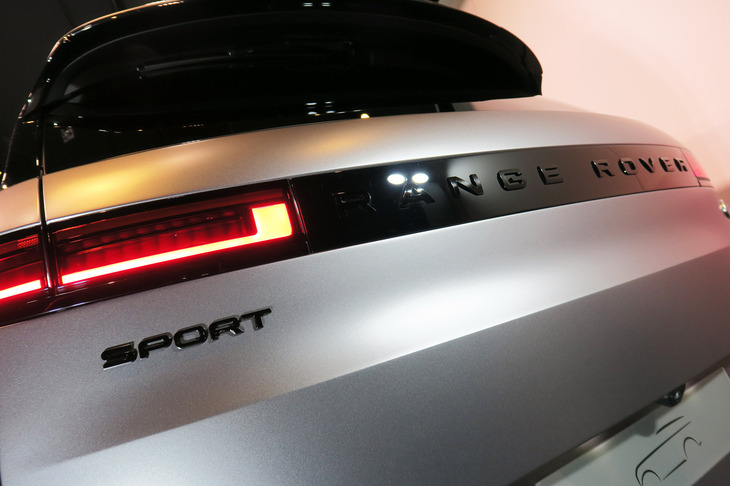 ランドローバー・レンジローバー スポーツ（「SPORT」ロゴ）