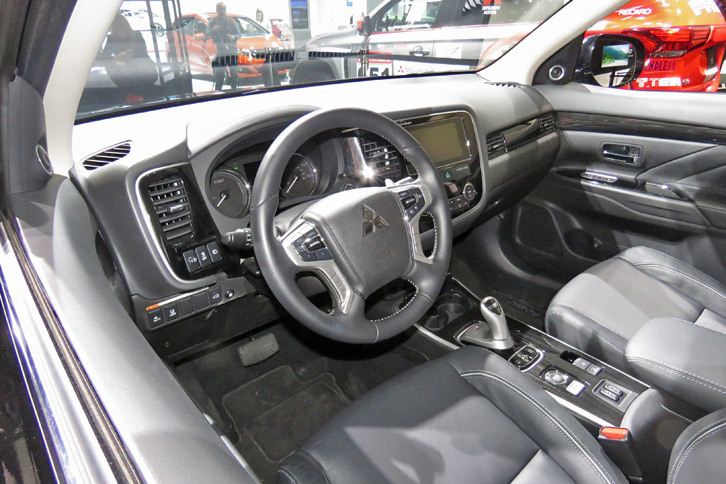 三菱アウトランダーPHEV