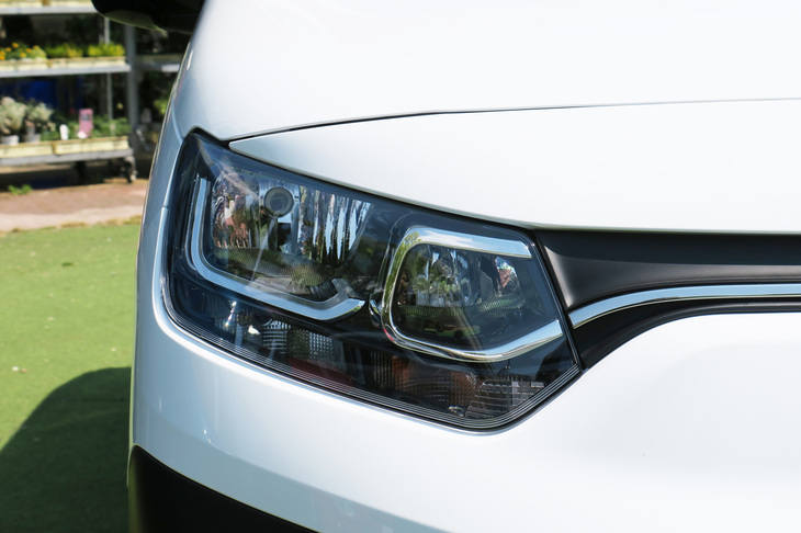 フィアット・ドブロ（ヘッドランプ）