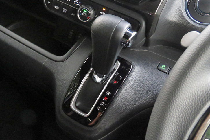 ホンダN-BOXカスタムG・L Honda SENSING（シフトセレクター）