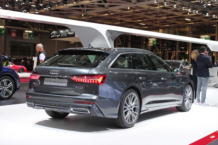 アウディA6アバント