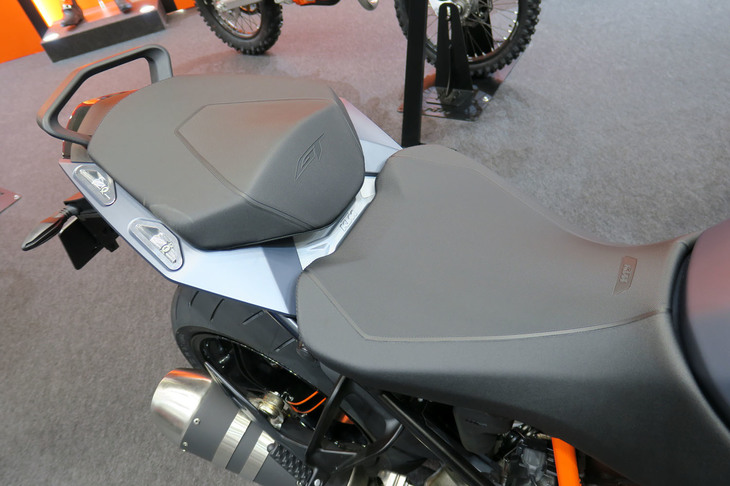 KTM 1290スーパーデュークGT