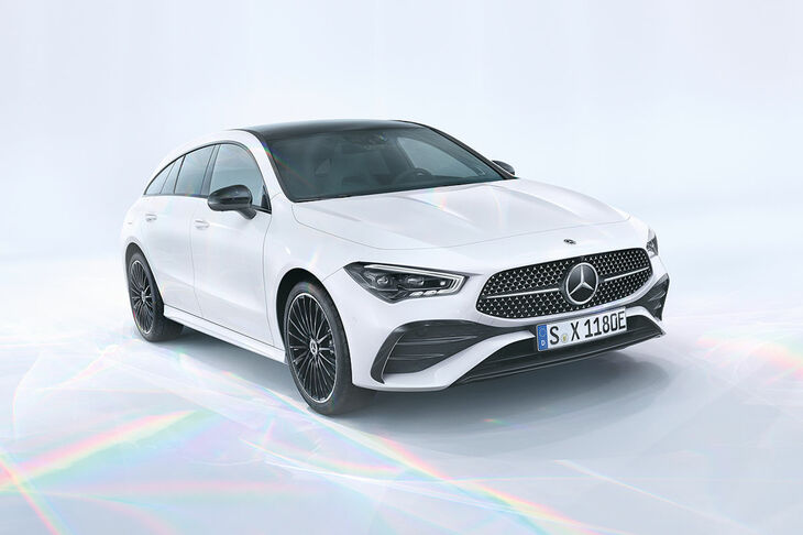 メルセデス・ベンツCLA（フェイスリフト版）：価格は3万4694ユーロ（約545万円）から、導入時期は2023年。「Aクラス」と「Bクラス」の改良から数カ月後、メルセデスは「CLA」と「CLAシューティングブレーク」もマイナーチェンジする。主な焦点はエンジンレンジと装備である。ビジュアルの刷新にはかなり慎重だ。