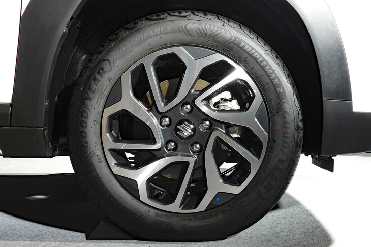 スズキ・フロンクス（タイヤ／ホイール）