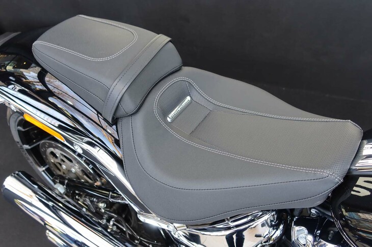 ハーレーダビッドソン・ブレイクアウト（シート）