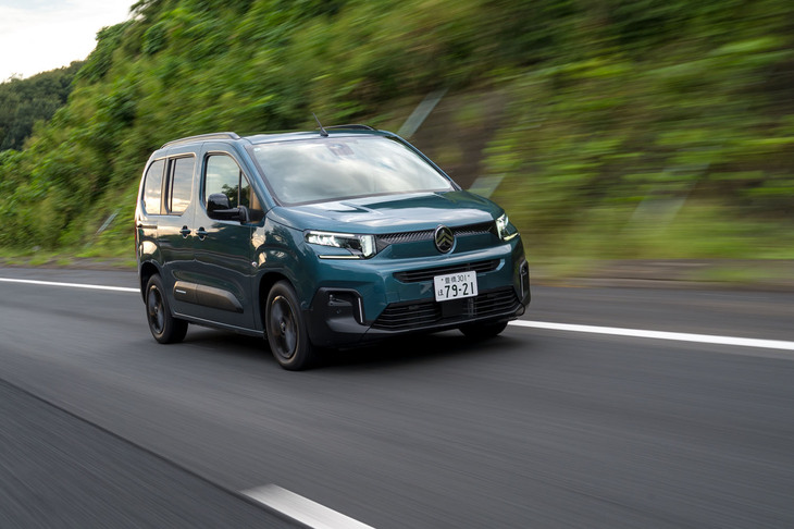 パワートレインは従来モデルから変わっておらず、最高出力130PSの1.5リッター4気筒ディーゼルターボエンジンと8段ATの組み合わせ。18.1km/リッターのWLTCモード燃費もそのまま。 