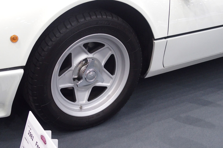 フェラーリ512 BBi（1981年）／Lusso Cars