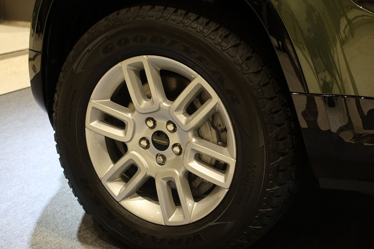 ディフェンダー110ハードトップX-DYNAMIC SE D350（フロントホイール）