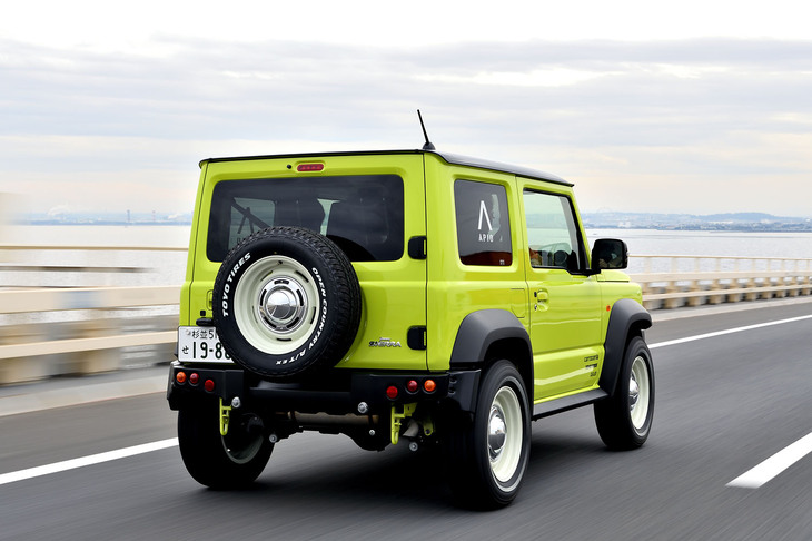 快適にWi-Fiが使える車内は、すっかりエンターテインメント空間に。移動時間の楽しみ方が広がること請け合いだ。