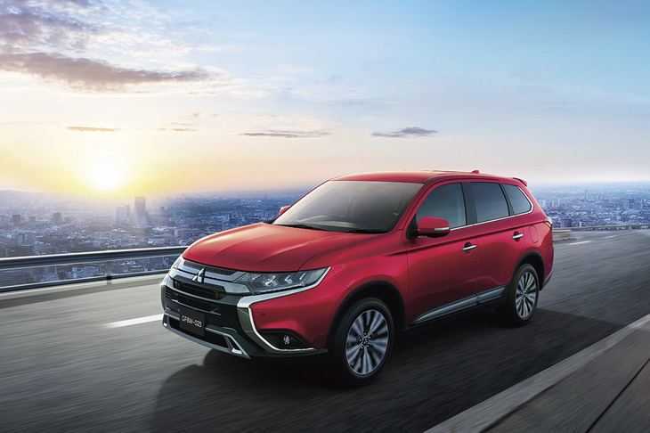 三菱アウトランダー