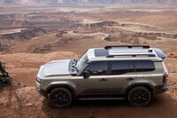 “2024年の私的デザイン・オブ・ザ・イヤー”がテーマだったのに、なんだか“ランクル回”みたいになってしまった今回。いっぽう後編では、「ランドクルーザー“250”」をあえて排し、清水氏が「俺のデザイン・オブ・ザ・イヤー」に推したクルマについて紹介する。次回も乞うご期待。