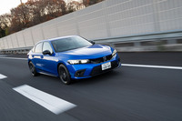 「シビックe：HEV」のエンジンも2リッター。将来的にエンジンをやめると宣言しているホンダだが、このエンジンの気持ちよさは特筆モノだ。