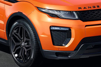 巨人軍カラーの「レンジローバー イヴォーク」登場の画像