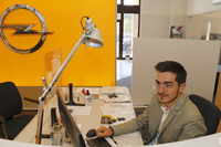 2020年夏に導入されたエコカー奨励金のおかげで、毎日大忙しだ。