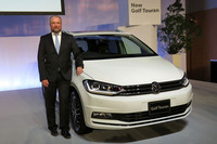 VWが新型ゴルフトゥーランを発売
