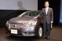 日産、新型「シルフィ」を発売