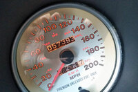 退院直後の給油時にメモしたオドメーターの数字は、5万7393マイル。わが「バイパー」は出荷から22年、約9万kmの距離を、クラッチ交換なしで走り切ったわけだ。大したものである。