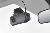 こちらは、カーメイトの最新作である「d'Action（ダクション）360S（DC5000）」。360°の全天周レンズを本体の前後に1個ずつ、計2個装備するのが特徴で、自車両周辺を前後しながら迫るあおり運転や側面衝突など、広範囲にわたって対象をとらえることができる。