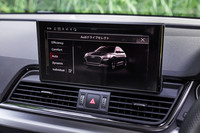 「アウディドライブセレクト」の設定画面。「エフィシェンシー」「コンフォート」「オート」「ダイナミック」と、パワーステアリングのアシスト量やシフトタイミングなどを個別に設定できる「インディビジュアル」の全5種類から選択できる。