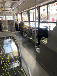 宇通製新型バスの室内。エクステリアに比べると未来感は控えめだが、配色は日本のものに比べて明らかにコントロールされている。