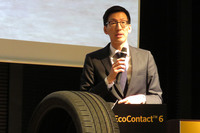 発表会において、近年のコンチネンタルの取り組みを紹介する、コンチネンタルタイヤ・ジャパン社長のグレゴリー・メイ氏。